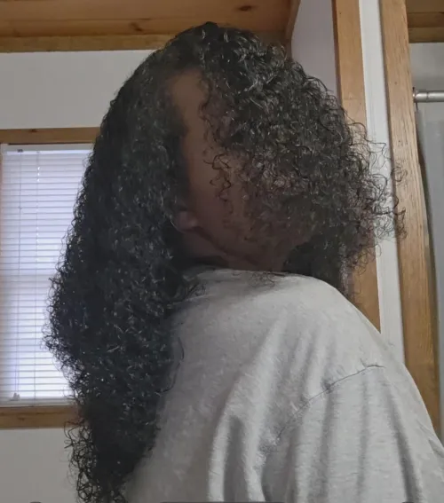 Some curls to brighten your day. by mistress-jamila