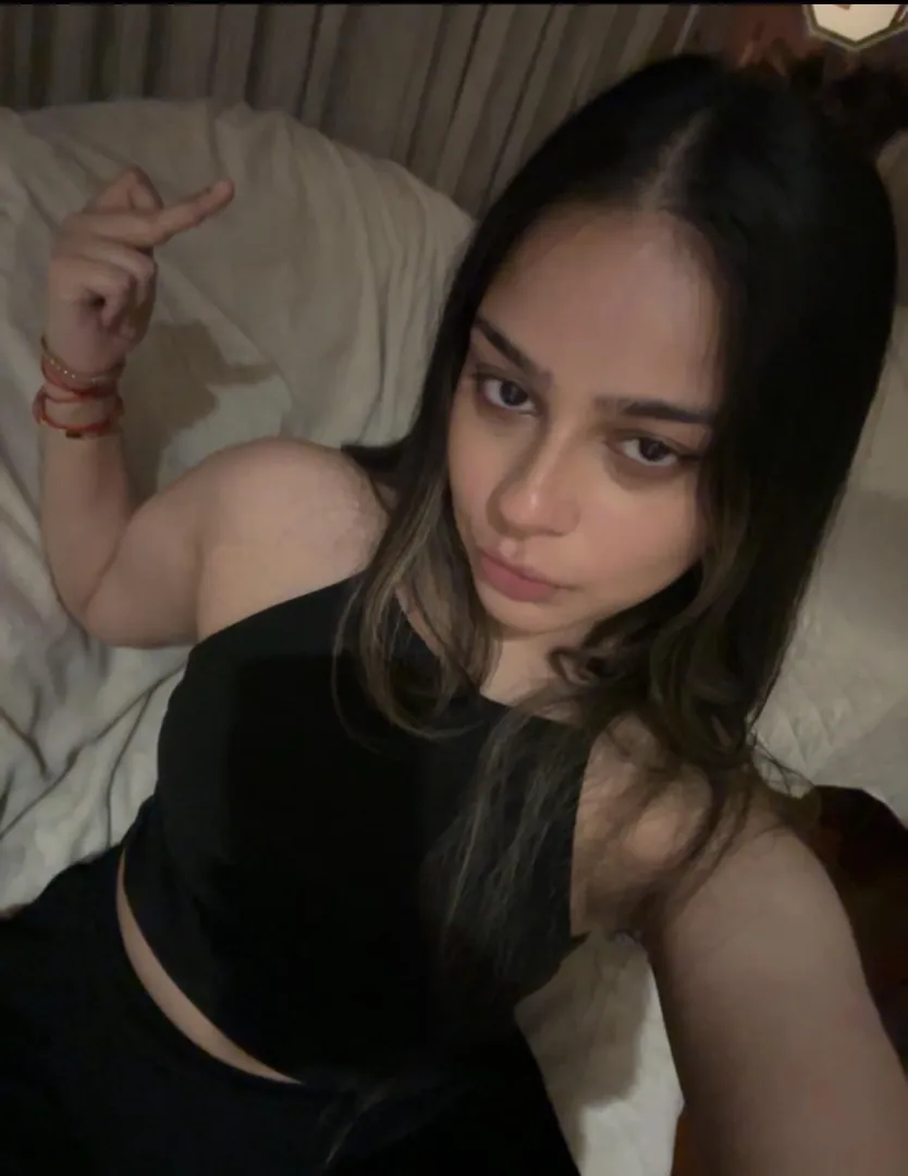 Some of you are pretending you’re strong tonight. posted by yasminblakee