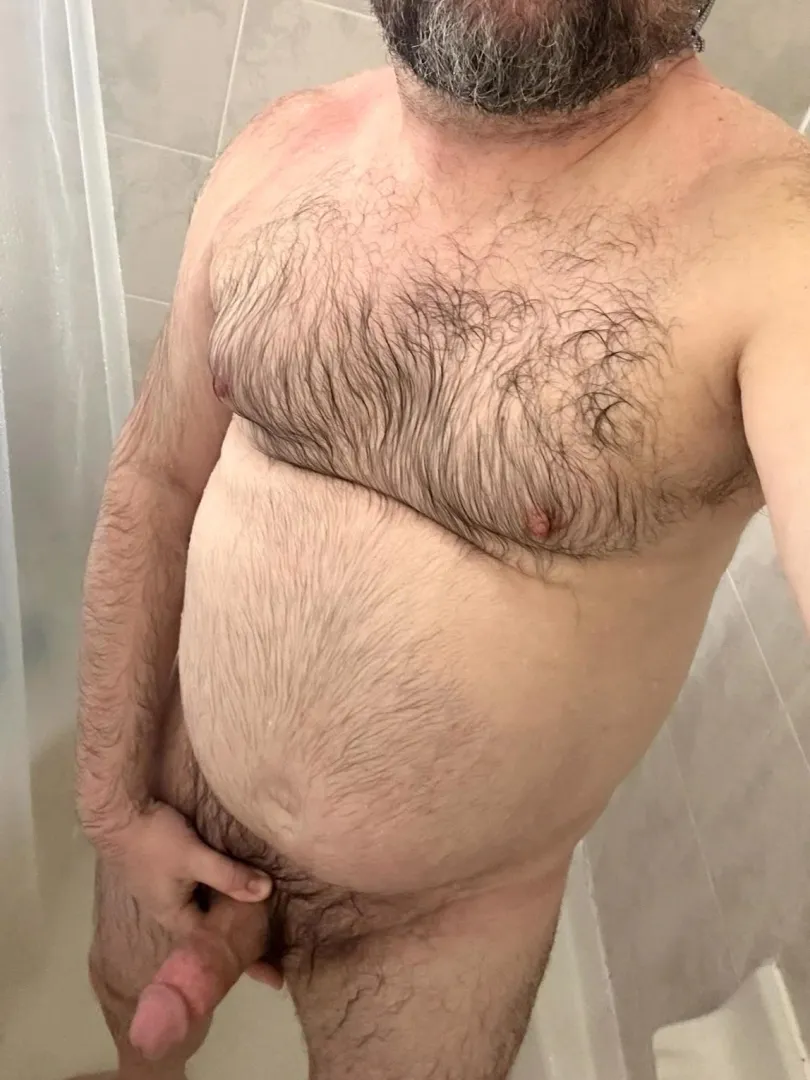 Some wet dad bod for the boys who like that - 50 posted by NoVAhairy