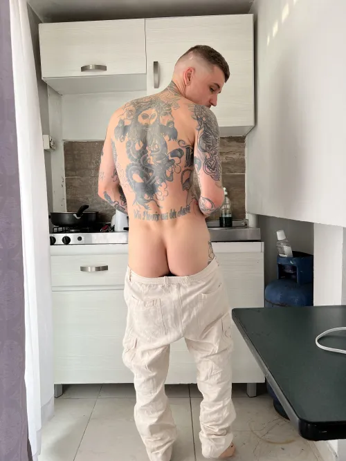 Somebody’s about to get spoiled tonight.  by Sak_Luke