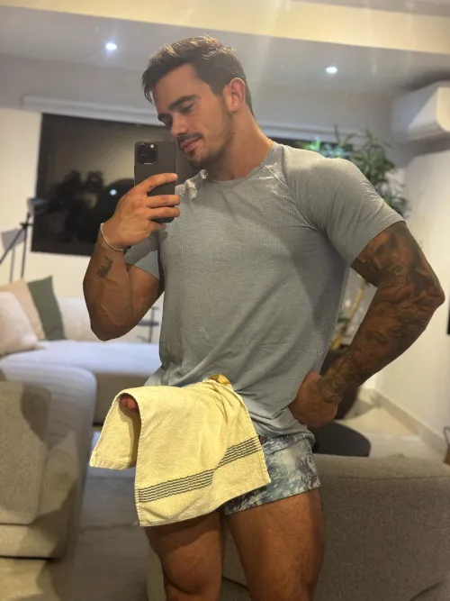 Someone said ‘be yourself’… so here comes the chaos by vellitrap