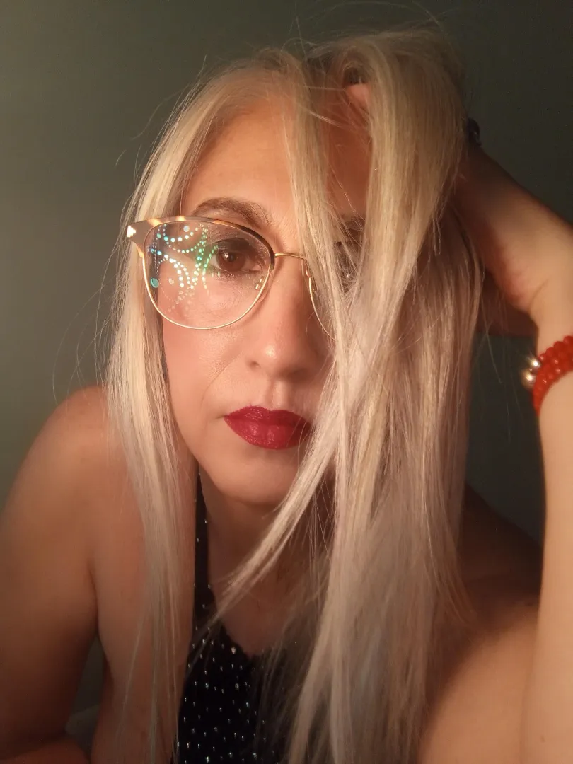 Someone to kiss him from head to toe posted by caramel53