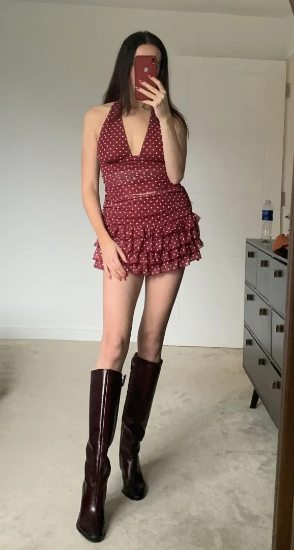 Someone told me moms shouldn’t wear short skirts!Spoiler - I wore it anyway… posted by Mamacita-Feeta