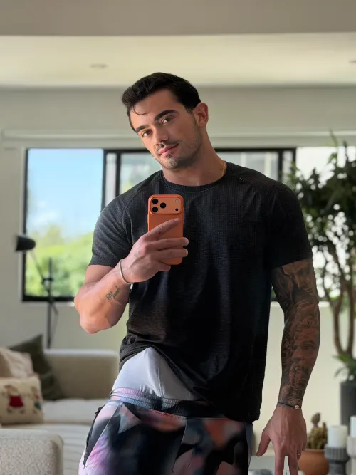 Someone told me to behave. I declined by vellitrap