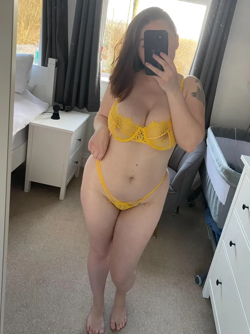 Something about yellow to feel more summery posted by RosieH1996
