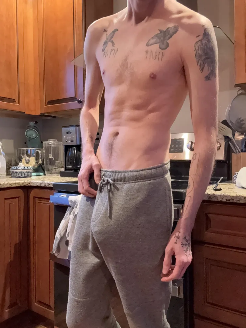 Sometimes it’s nice just to have a lazy morning posted by skinnystr8boy