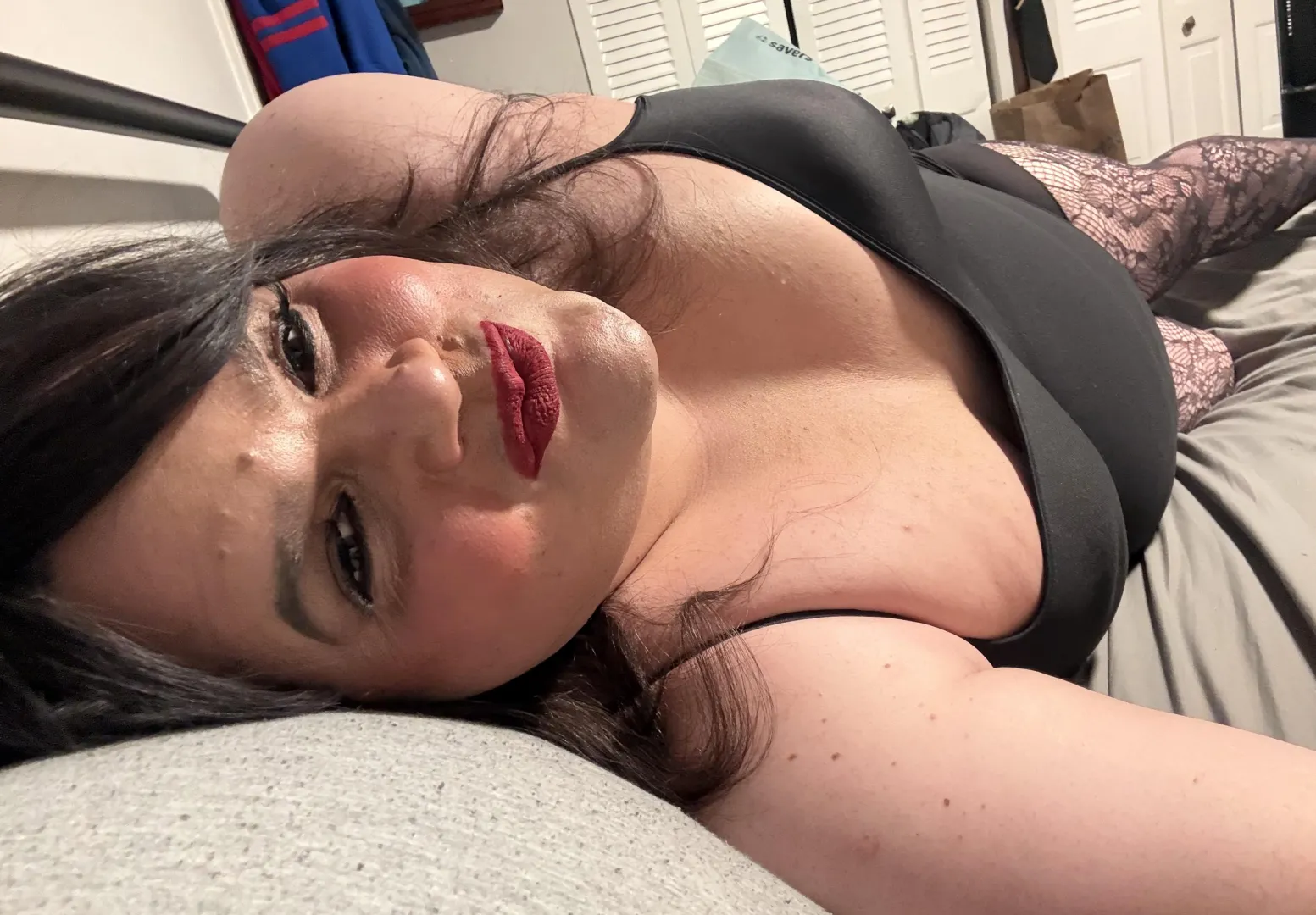 Sooo cozy in bed. Will you join me?  posted by lucyigloo