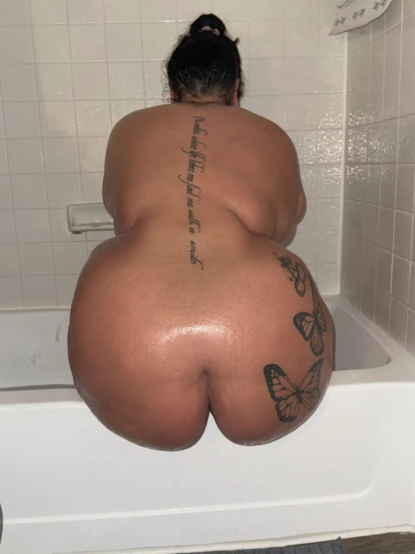 Soooo much ass! posted by hadespaynes