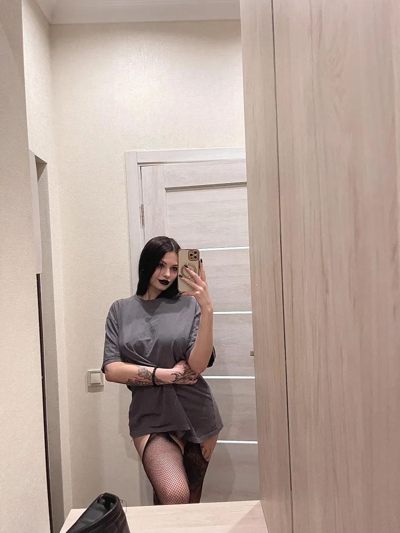 Sophy Tye posted by WorryOk957