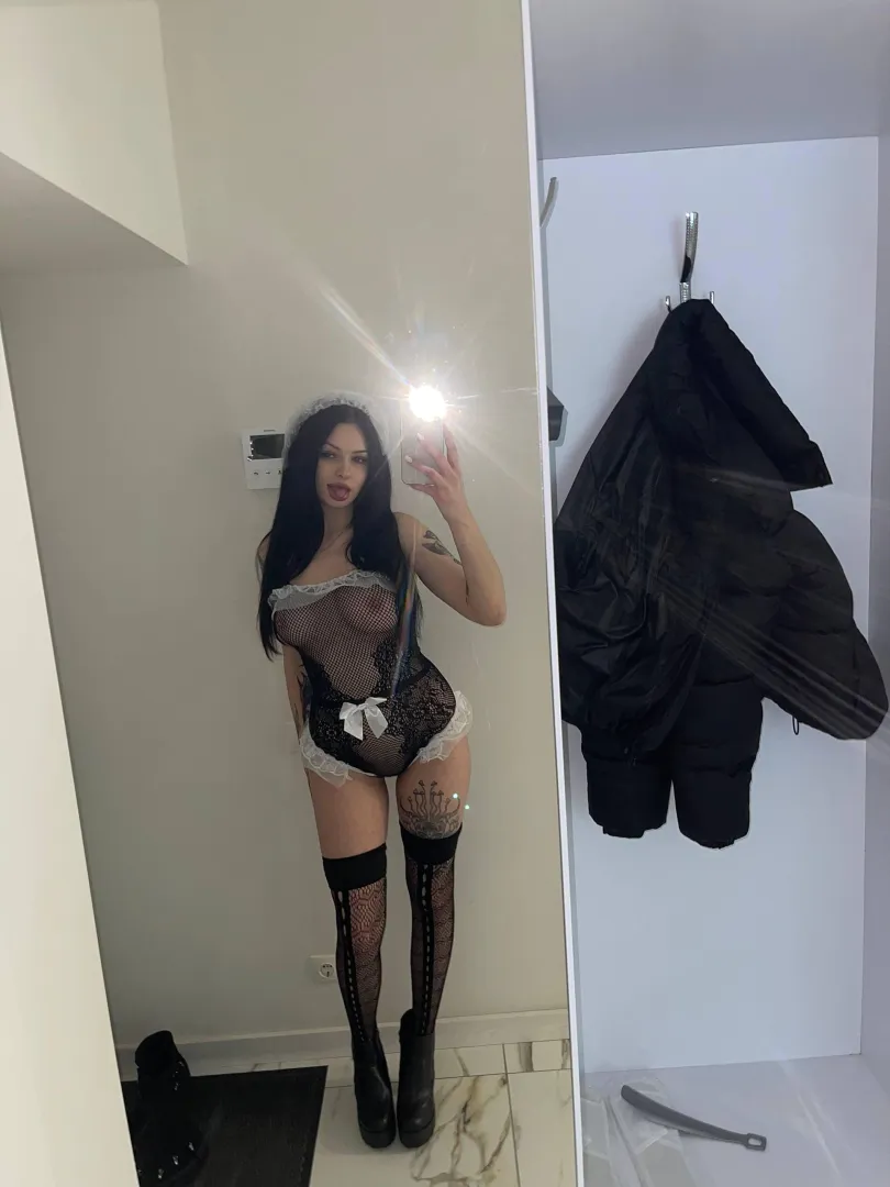 Sophy Tye posted by WorryOk957