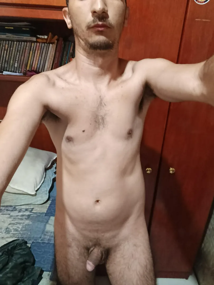 Sozinho aqui em meu quarto! posted by No_Nectarine_4333