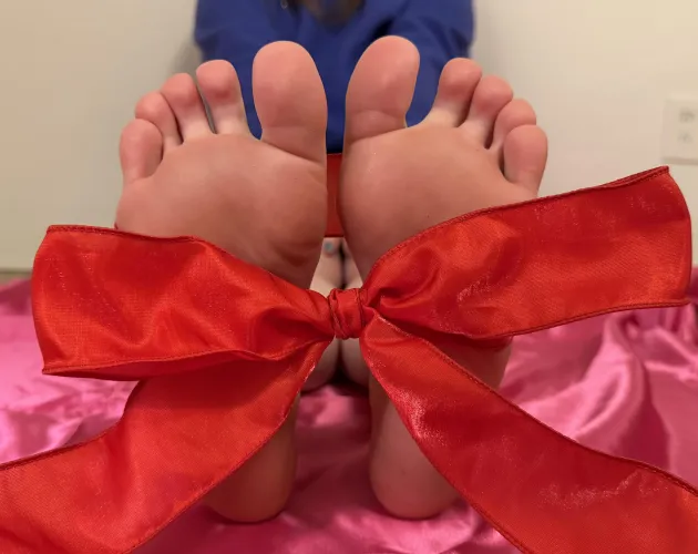 Special Feet Valentine  by EmpressAli