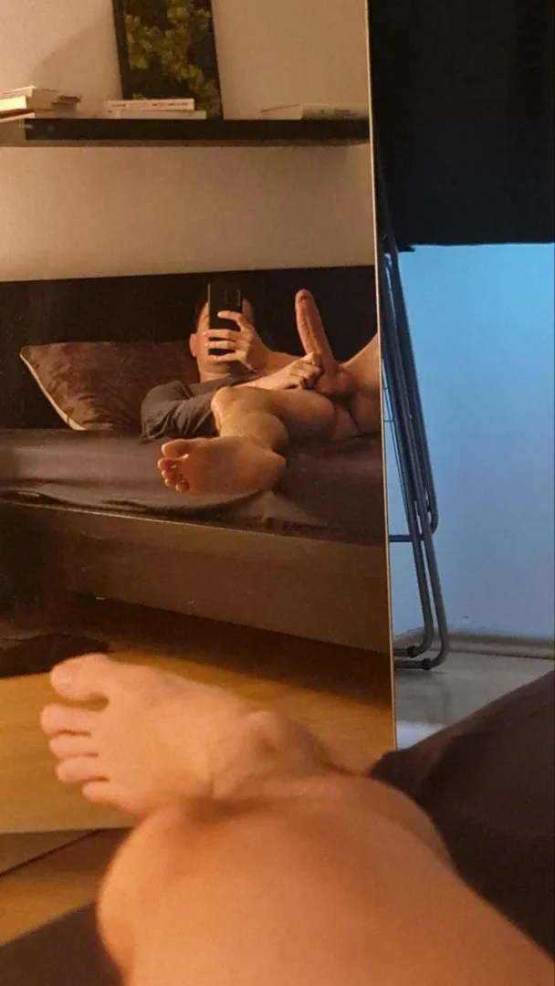 Spiegel im Schlafzimmer ist schon was feines posted by Secure-Tie9775