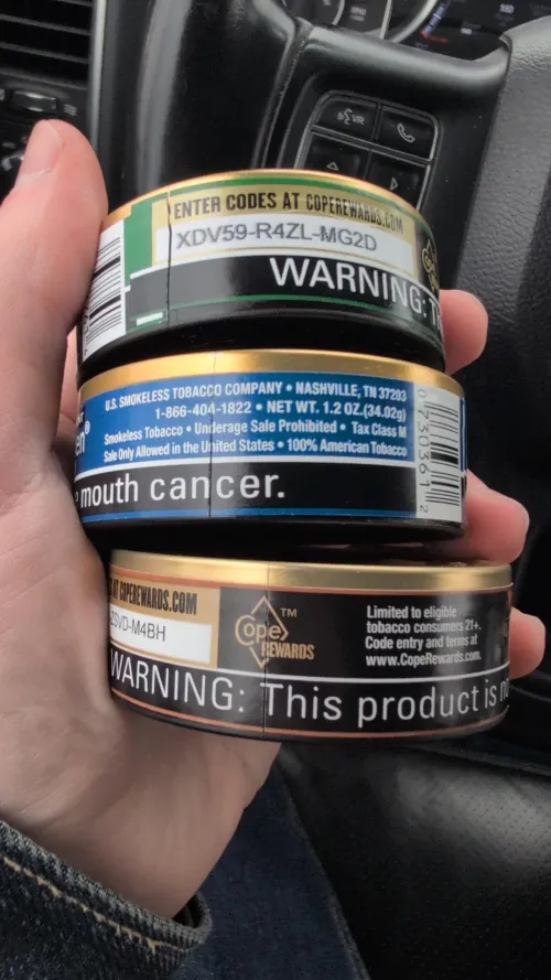 Splits in the seal? by Anttila-the-Hung