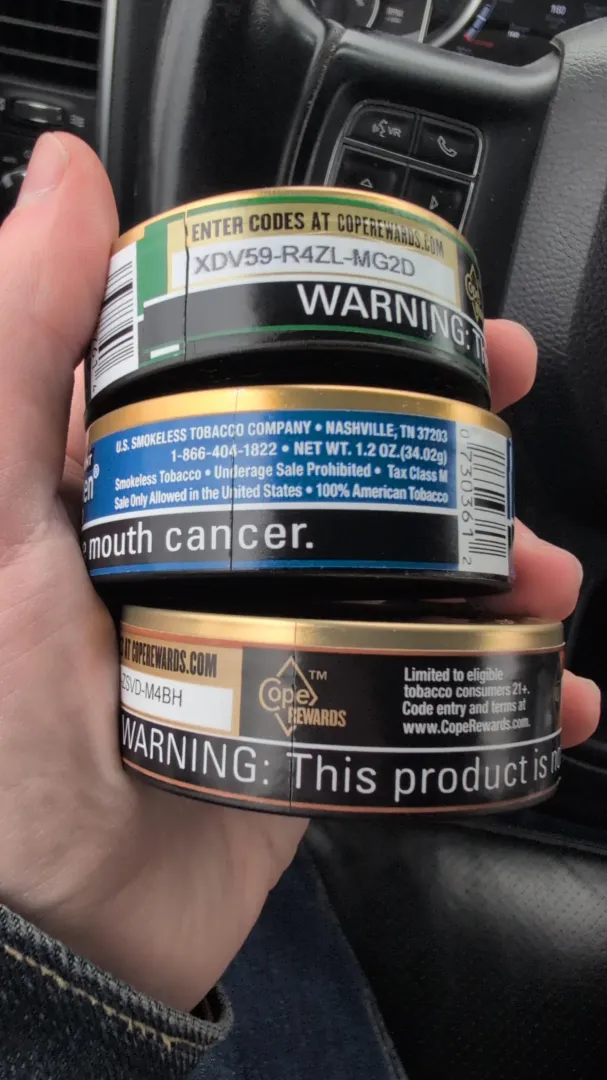 Splits in the seal? posted by Anttila-the-Hung