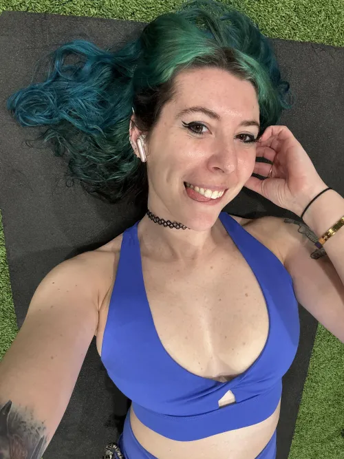 Sports bra cleavage by sirenskiss3