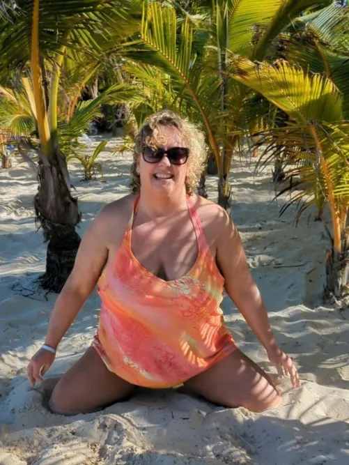 Spreading while smiling by SweeterthansweetTits