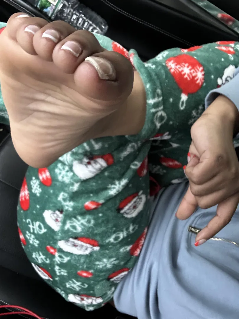 Stay quiet and keep staring. My feet give you something to worship without ever needing a word. posted by Goddess-Heaven21