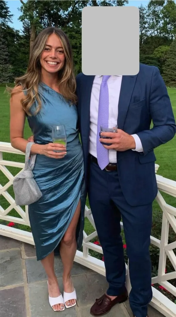 Still looking…early 30s couple in city. She has a deep fantasy of a bull in the city that has seen her or her friends before and recognizes her (and hopefully chatted with her). Preferred early 30s, 7.5+. posted by Bigstick03