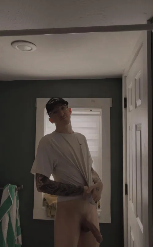 Still nervous on showing face… if ya know me, don’t be shy‍♂️ by Unusual_Pop2501