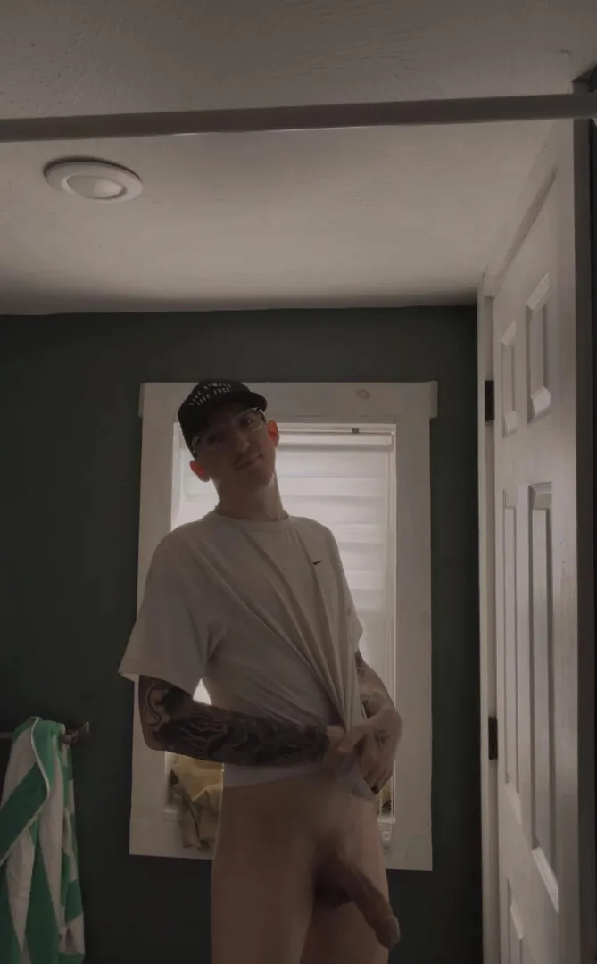 Still nervous on showing face… if ya know me, don’t be shy‍♂️ posted by Unusual_Pop2501