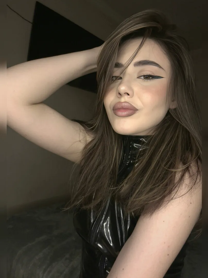 Stop scrolling and tell me why you’re staring. posted by DifferentMia