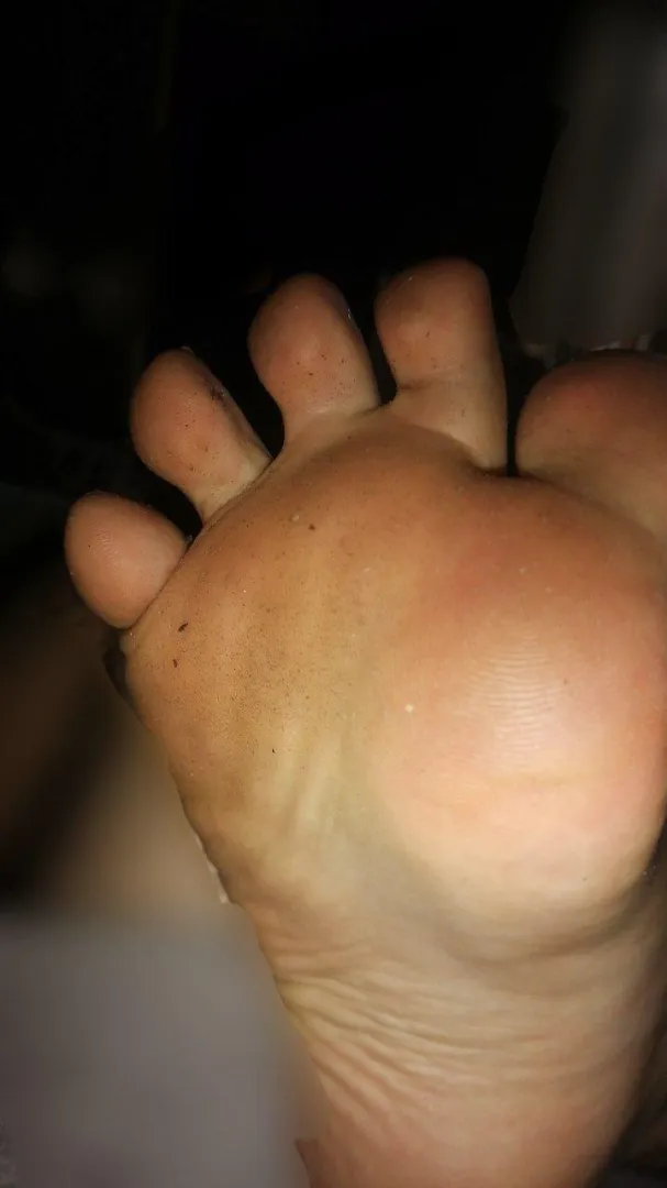 Straight 20 yo feet make your wallet go brrrrr posted by KeyIncome9427