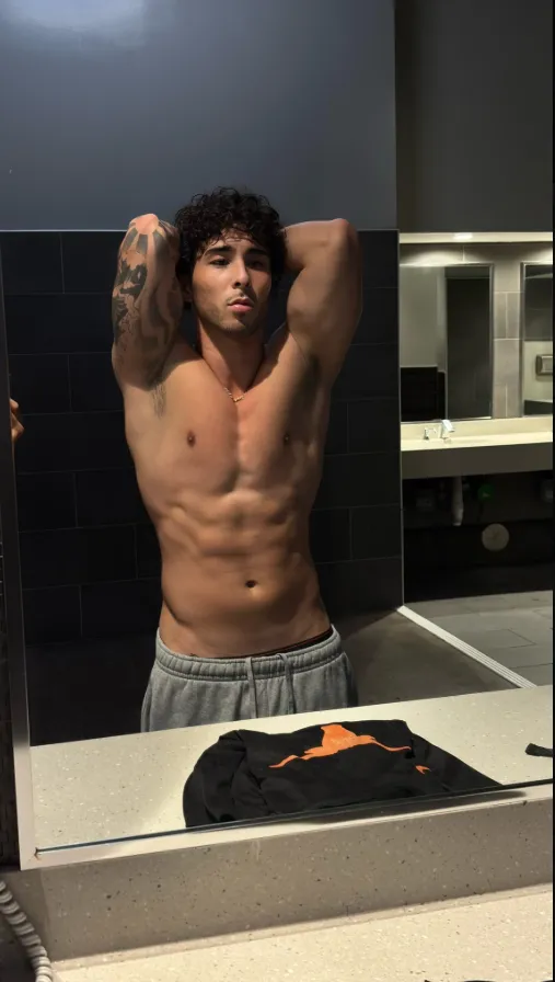 Stretching… or showing off? posted by thejordank1ng