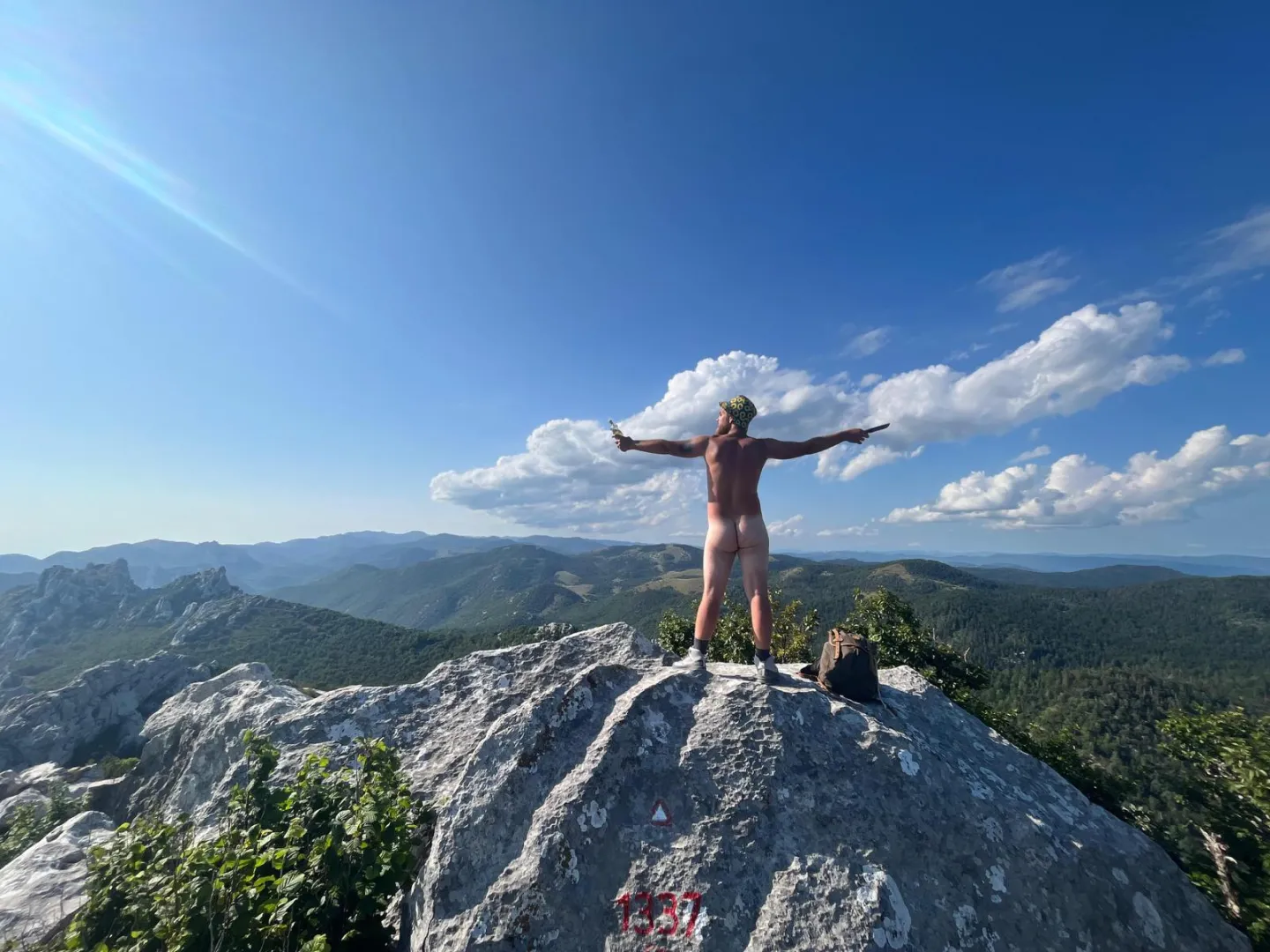Striking contrast on a mountain top posted by McMeddler