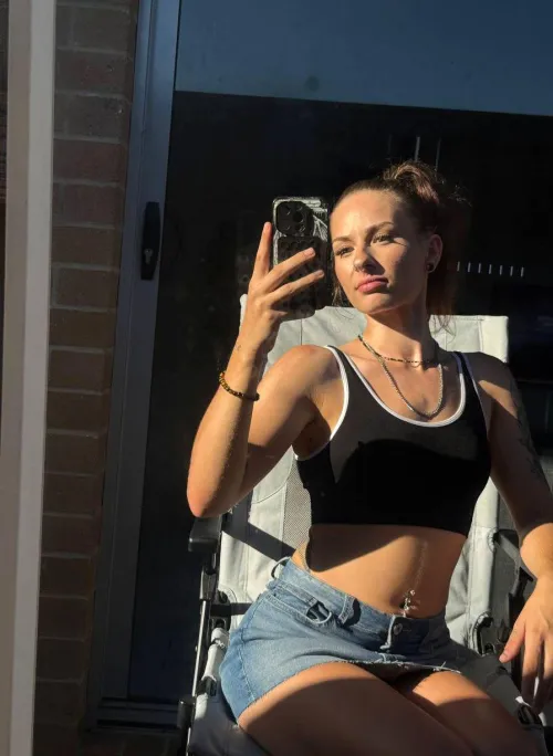 Strong and noticeable by phantom_sassy