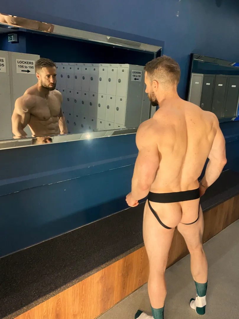 sturdy buns posted by Icy_Finger1616