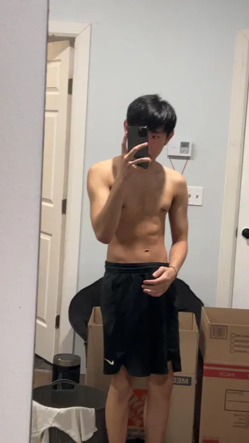 Submissive Asian for muscular gym guys @handao.km by y0ngyut