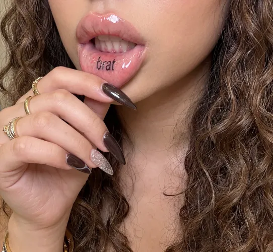 Submit to me and spoil me right. by BRATTYBABY6000