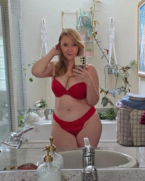 Subtle, but sexy juicy Mommy [F52] by Crystal_Sunshine_