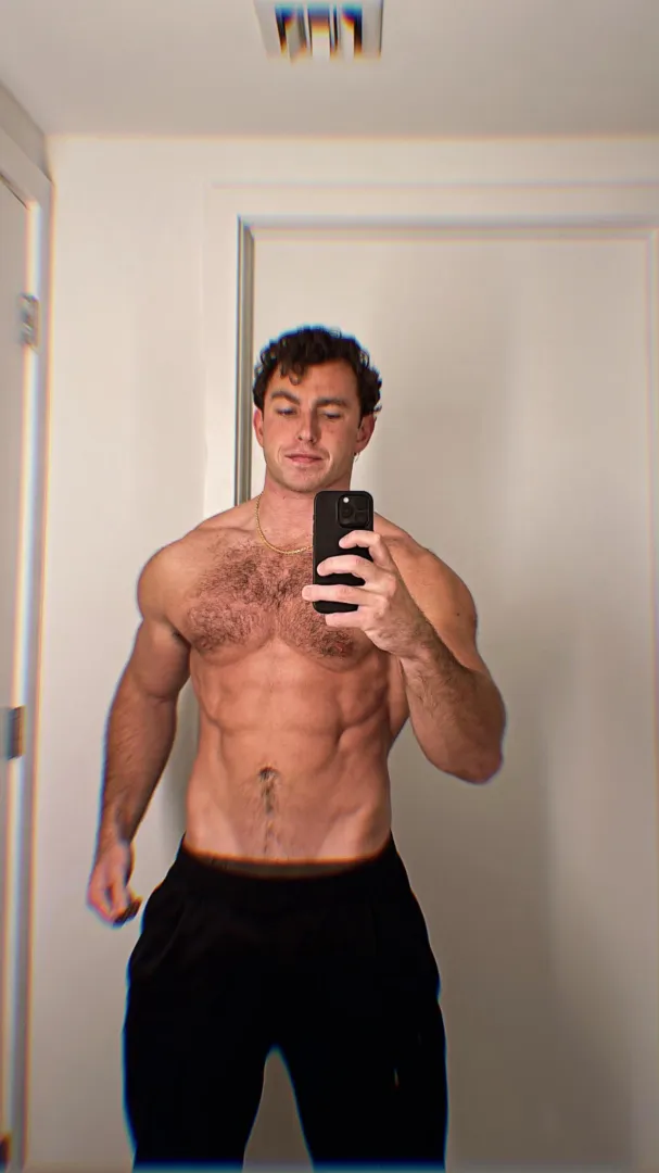 Subtle flex posted by Rare-Hedgehog-8226