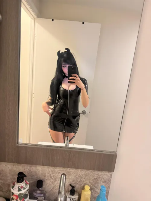 Succubus by Julzzess by Julzzzesss