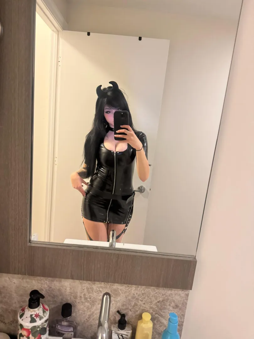 Succubus by Julzzess posted by Julzzzesss