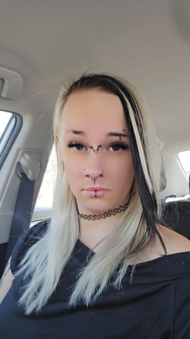 Suck, fuck, or marry me ? posted by elenathornetrans