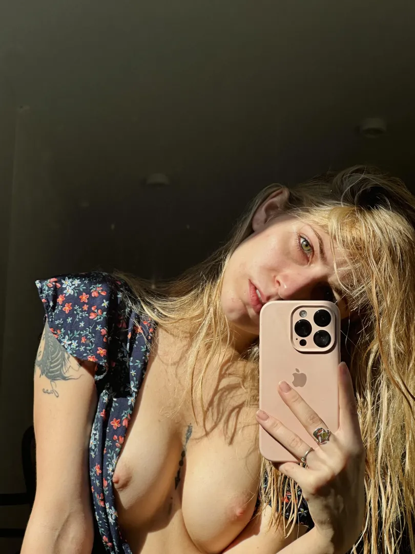 Suck my tits posted by PurpleSandi4275