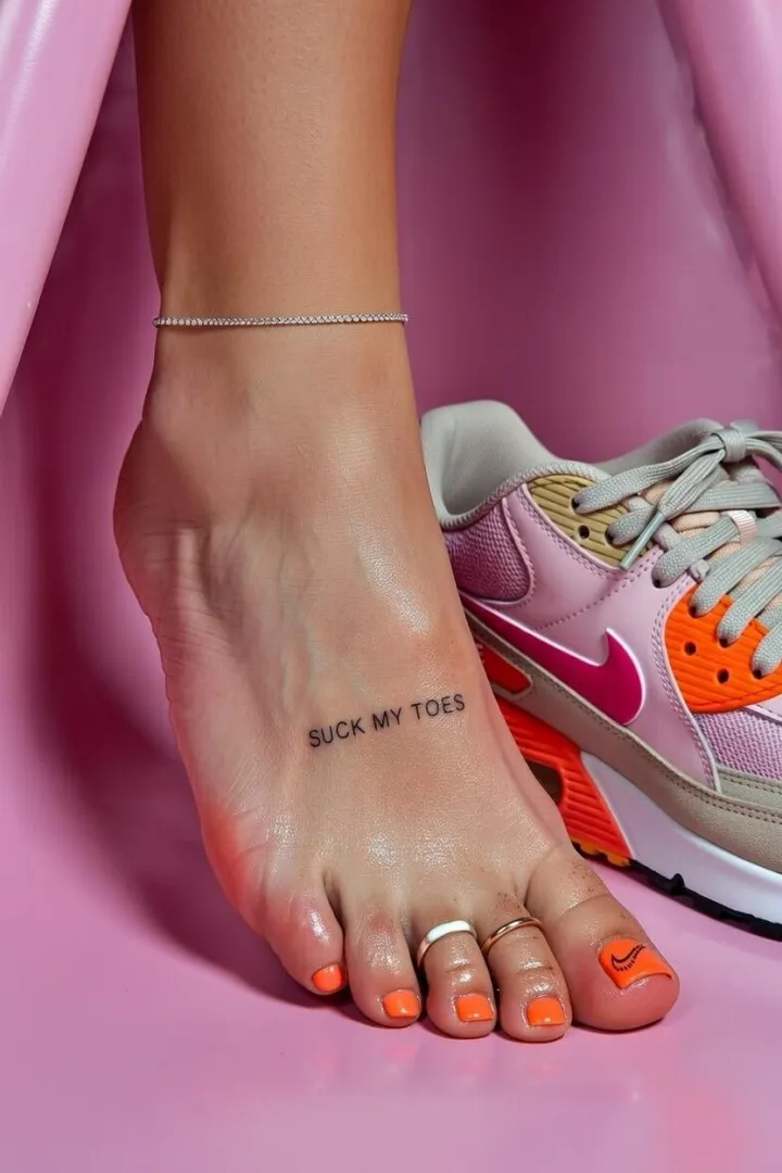 Suck my toes posted by fantasy_strides76