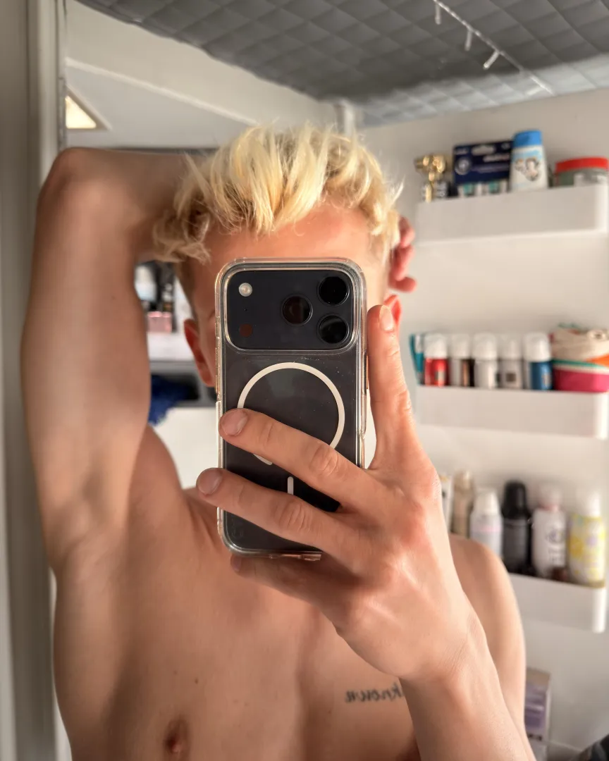 Suckle me please posted by WildRoseCinder