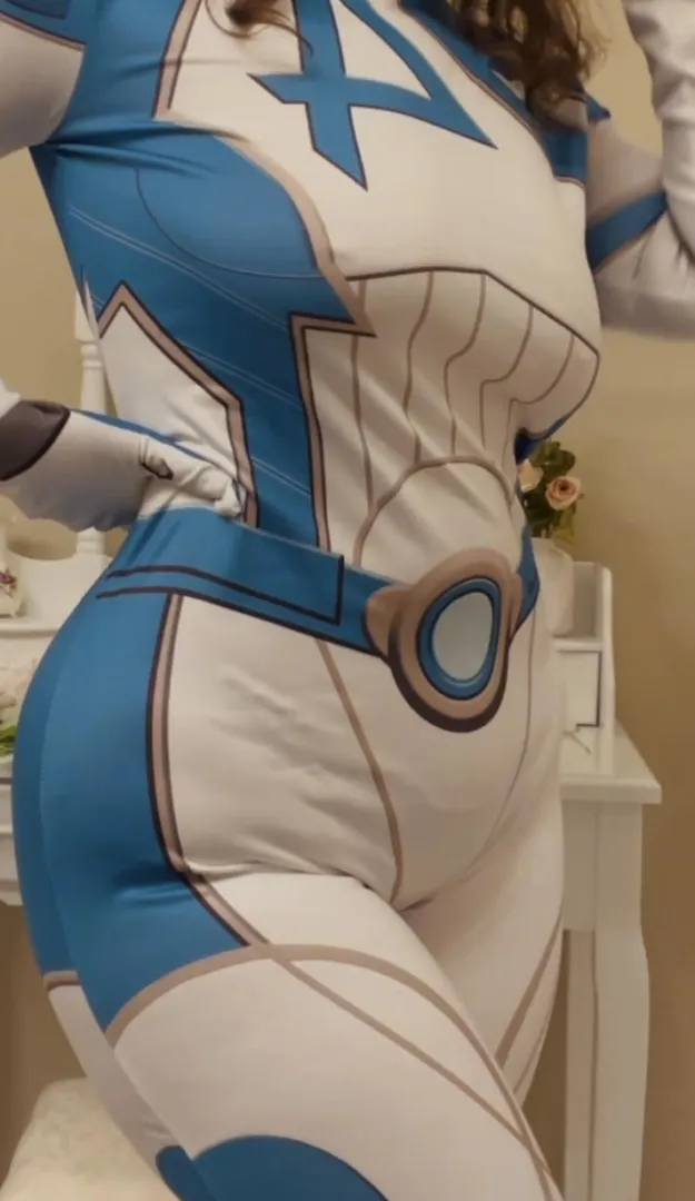 Sue Storm (erikaya) [marvels] posted by Ok_Poetry_3826