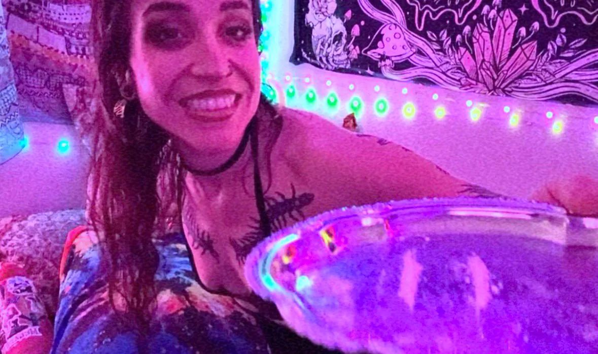 Sunday funday, dinner is served (yes i spent the grocery money on a bag) (yes i also gambled the gas money) lmao iykyk posted by analove666