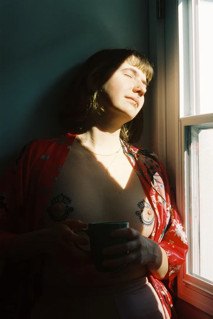 Sunlit Glow | Canon VT Deluxe - 50mm ltm - Portra 800 posted by canonplace32