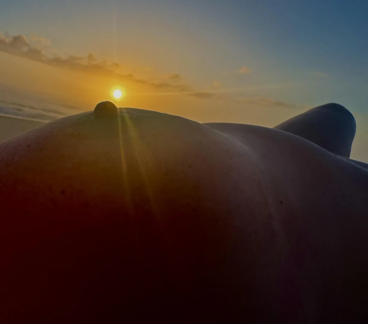 Sunrise over the hills posted by SunbunneeJucee