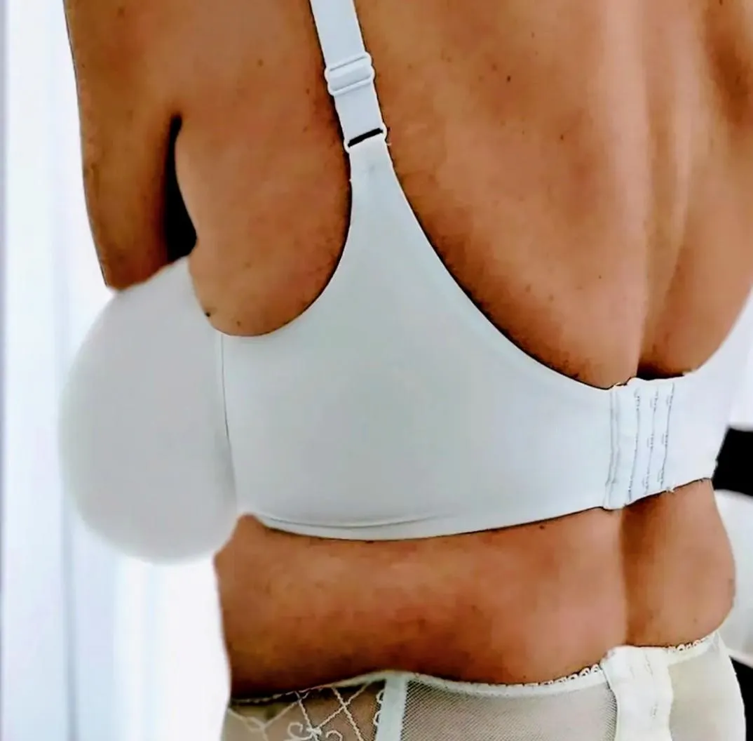 Superbe volume n est ce pas ? , il s'agit d un soutien gorge en HH ... posted by Fantasy10000