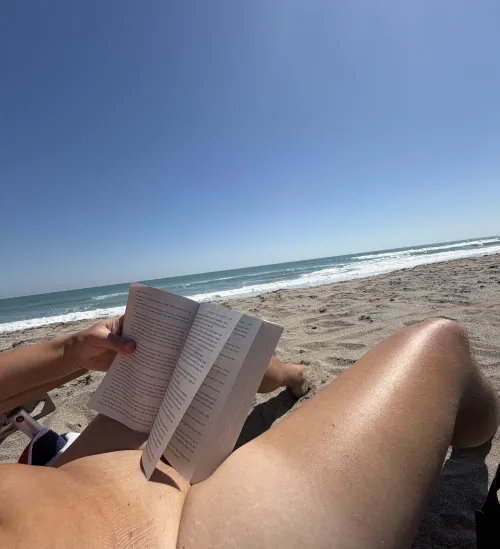 Swam nude in the ocean for the first time EVER today…I can’t believe what I’ve been missing! by Intelligent-Two2263