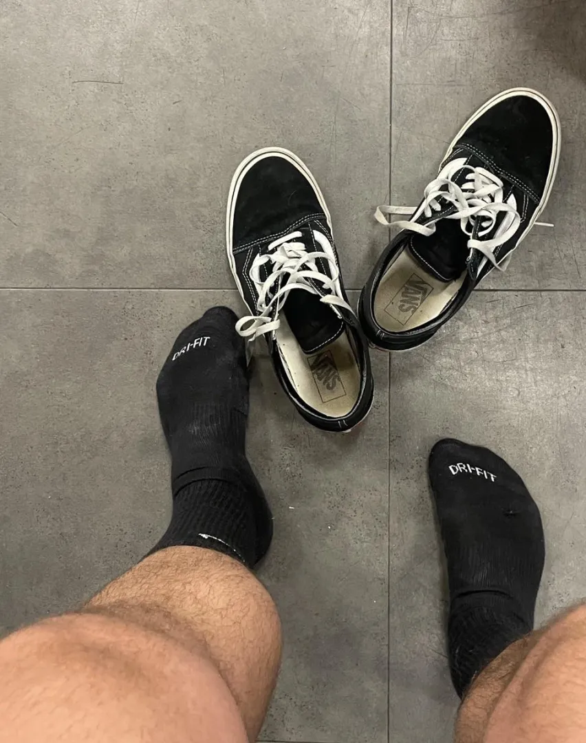 Sweat stained and stinky socks and shoes posted by SmellyMuscleJock