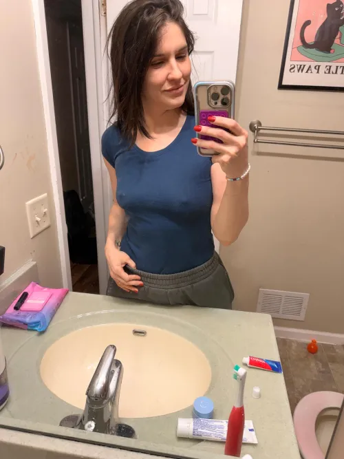 Sweatpants and no bra we are in maximum chill mode tonight by barefootdriving