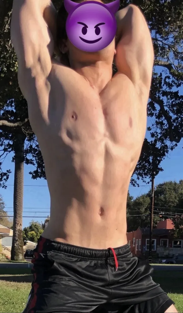 Sweaty and MANLY smelling  posted by TheeGuyDerek